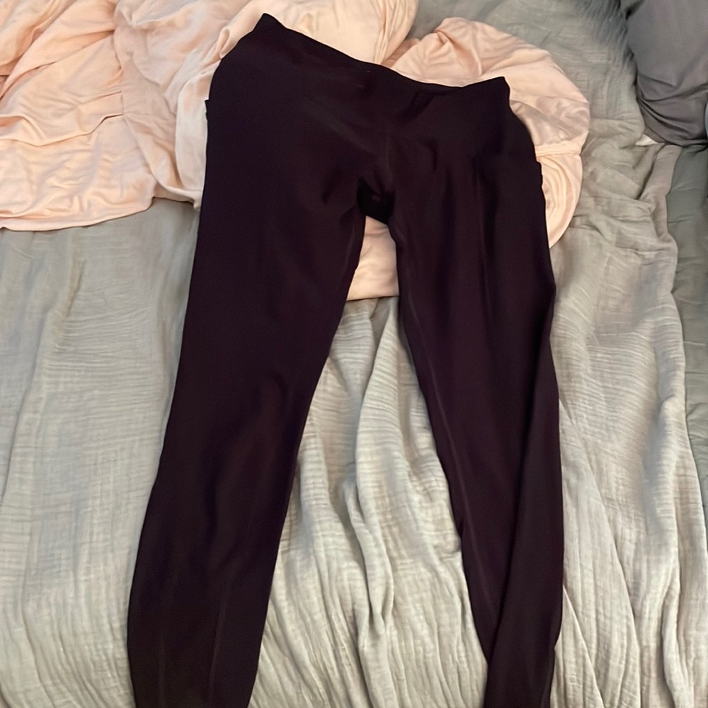 Maroon workout leggings